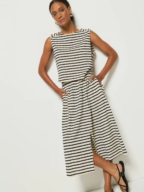 Midi dresses with ribbed textures for a unique and tactile appearance Vida Midi Skirt Midi dresses with ribbed textures for a unique and tactile appearance Vida Midi Skirt