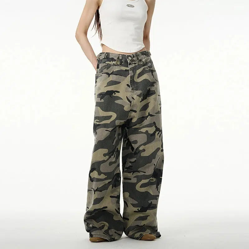 High - waisted women jeans for a flattering silhouetteCamouflage Wide leg Jeans