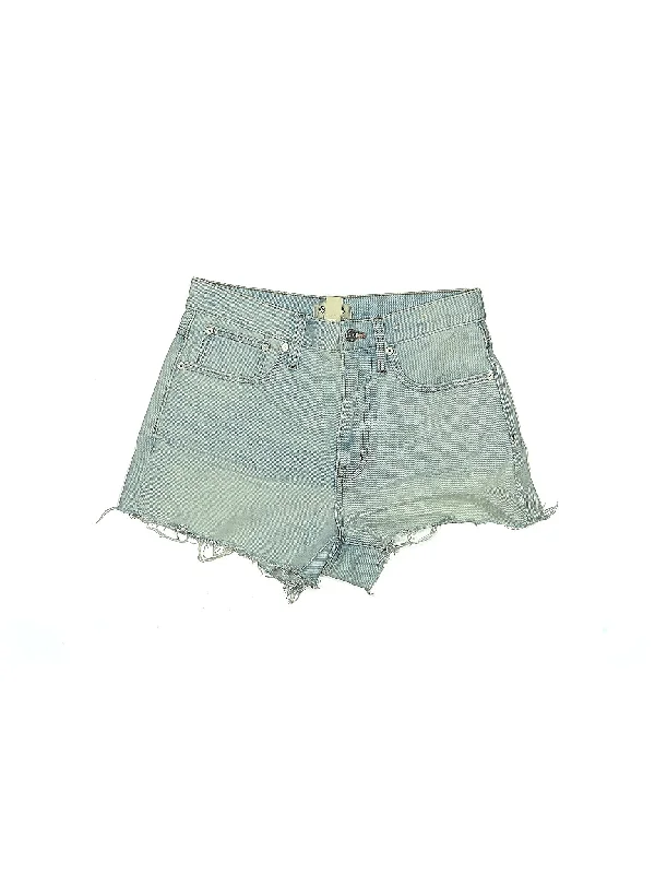 Plus Size Women's Stretch Denim Shorts with Belt Loops in Medium Wash for a Versatile FitHigh-Rise Denim Shorts in Light Wash