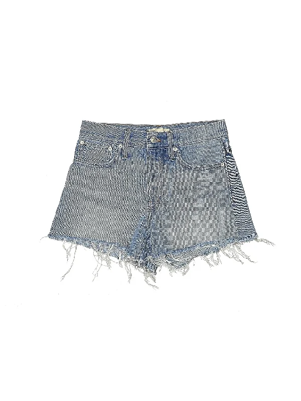 Plus Size Women's Denim Shorts with a Button - Fly in Dark Indigo for a Durable and Timeless StyleHigh-Rise Denim Shorts in Light Wash