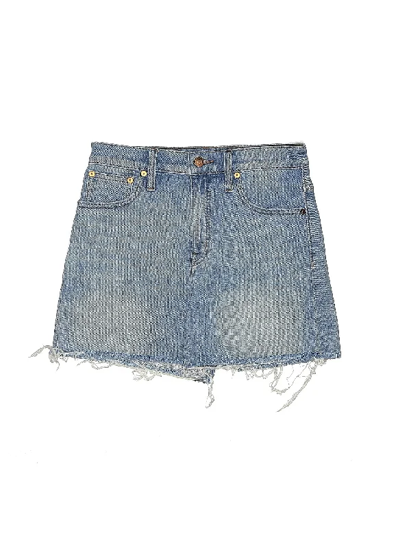 Plus Size Women's Stretch Denim Shorts with Belt Loops in Medium Wash for a Versatile FitHigh-Rise Denim Shorts in Medium Wash