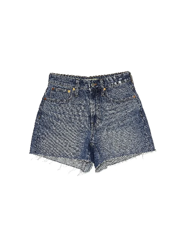 Plus Size Women's Denim Shorts with Embroidered Flowers in Light Blue for a Feminine TouchHigh-Rise Denim Shorts in Medium Wash