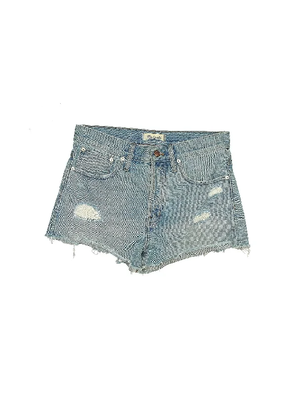 Women's Ruffled Hem Denim Shorts in Light Wash for a Feminine and Fashionable StyleHigh-Rise Denim Shorts in Medium Wash