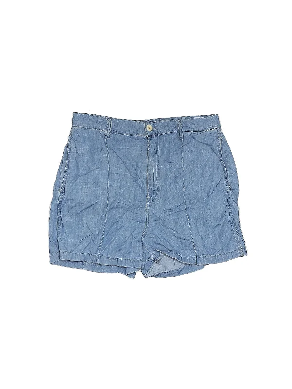 Women's Ruffled Hem Denim Shorts in Light Wash for a Feminine and Fashionable StyleHigh-Rise Denim Shorts in Medium Wash