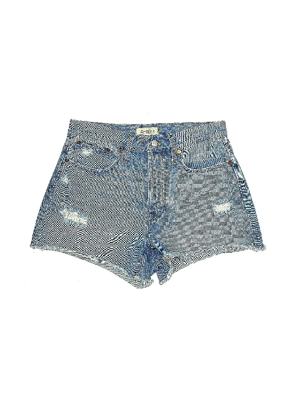 Women's Lace - Trimmed Shorts in White for a Romantic and Elegant OutfitMid-Rise Denim Shorts in Light Wash