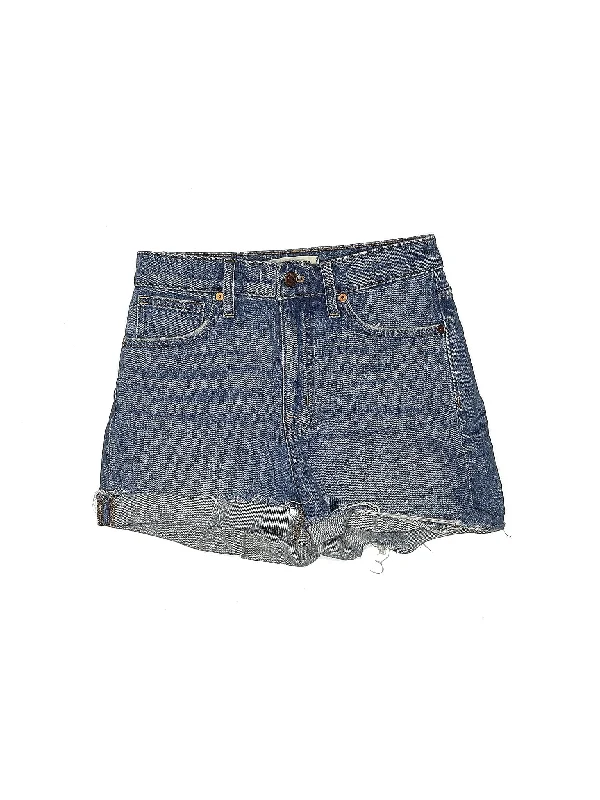 Women's Ruffled Hem Denim Shorts in Light Wash for a Feminine and Fashionable StyleMid-Rise Denim Shorts in Light Wash