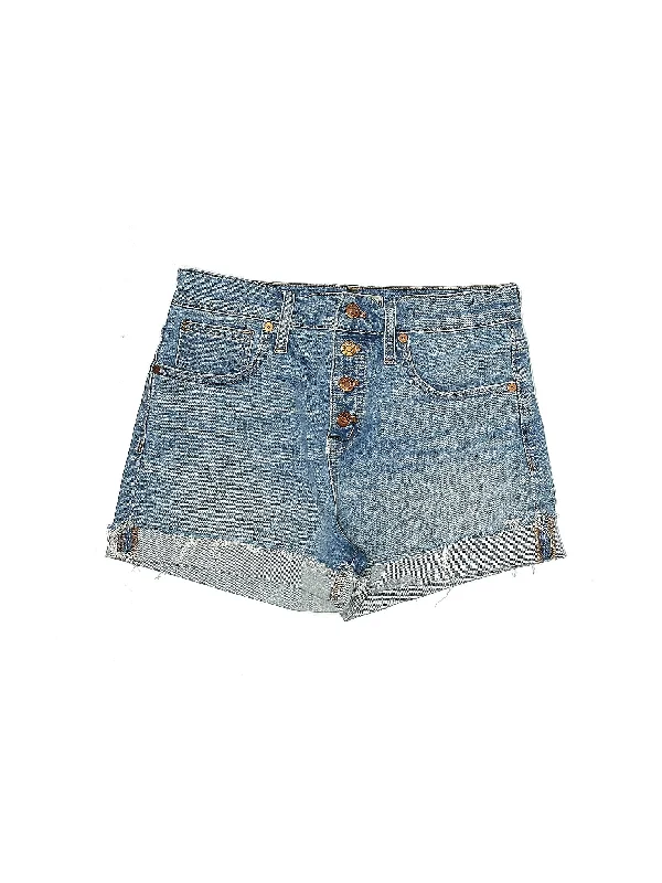 Plus Size Women's Denim Shorts with Embroidered Flowers in Light Blue for a Feminine TouchMid-Rise Denim Shorts in Medium Wash