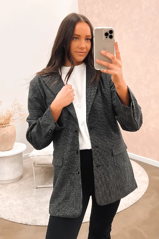 Double - Breasted Women's Leather Blazers in Taupe for an Edgy LookNadine Check Blazer Check