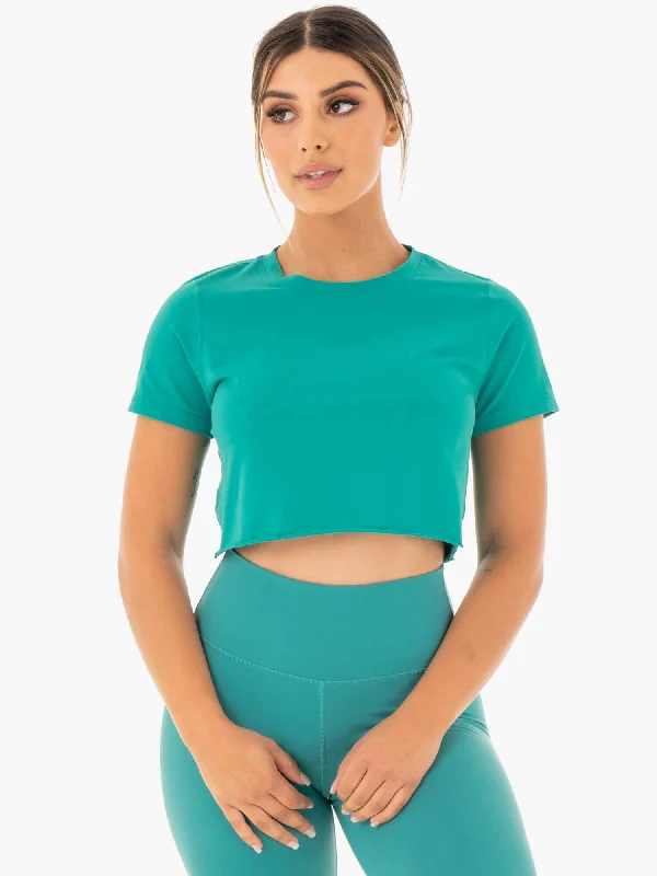 Sequined Women T Shirt for a Sparkly Night OutMotion Cropped T-Shirt - Teal