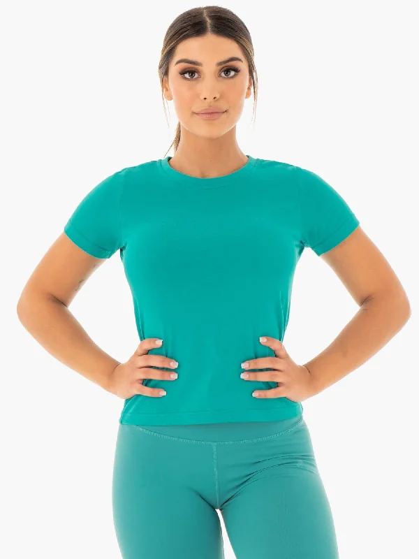 Crop Top Women T Shirt to Pair with High - Waisted BottomsMotion T-Shirt - Teal