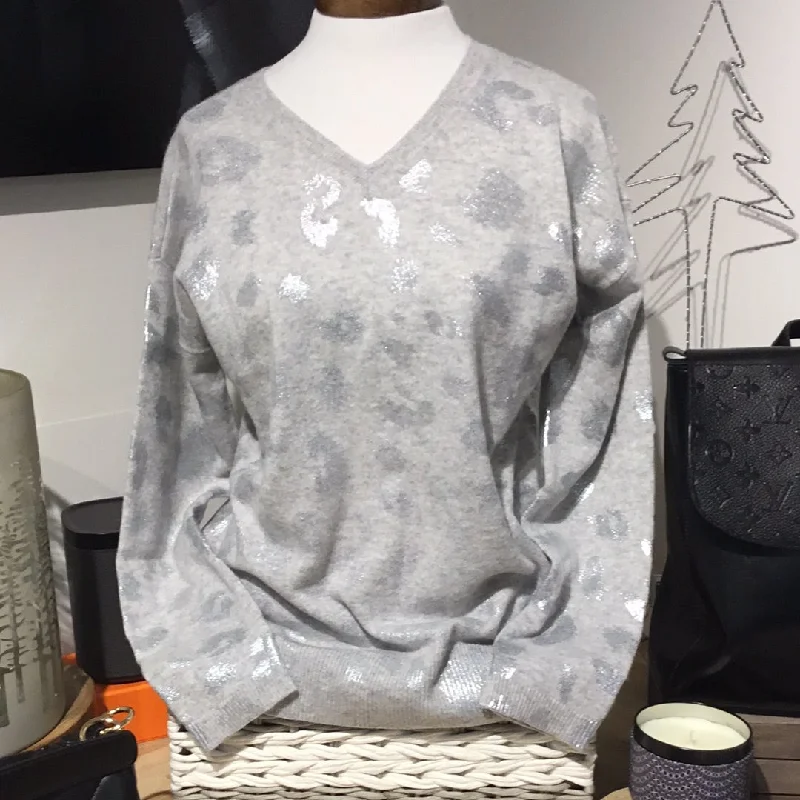 Short Sleeve Women's Cotton Blend Sweaters in Pastel ColorsPure Amici Cashmere Tin/Silver Leopard Print V Neck Sweater