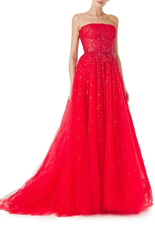 Off - the - Shoulder Women Dress for a Romantic and Feminine LookStrapless Embroidered Tulle Gown