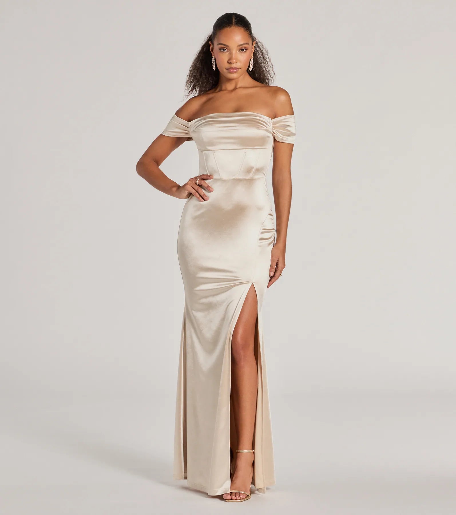 Mermaid - Style Women Dress with a Fitted Silhouette for Special OccasionsLaura Off-The-Shoulder Mermaid Satin Formal Dress