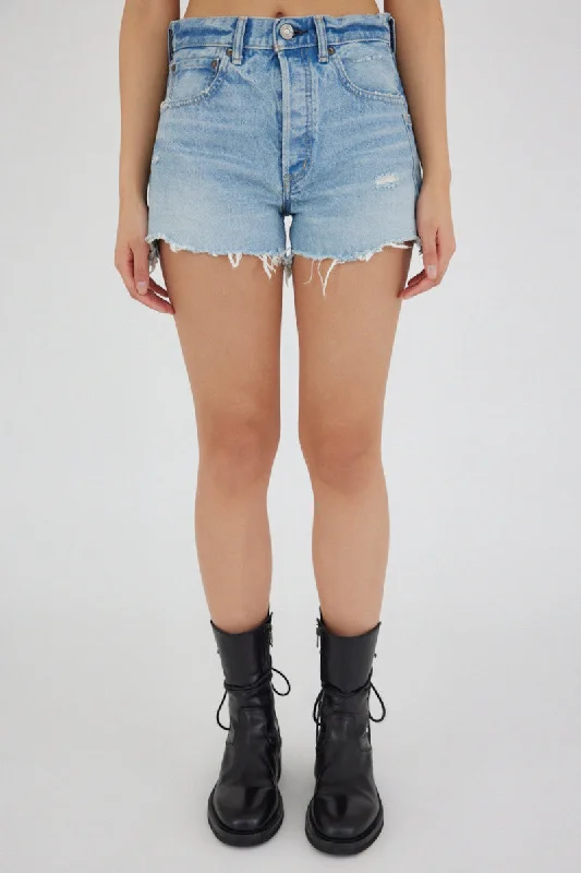 Stretchable Women Shorts for Maximum MobilityMoussy MV Mckendree Denim Shorts in Light Blue