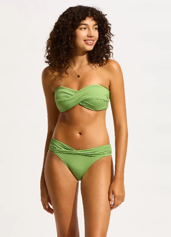 High - waisted bikini for a retro and tummy - flattering lookSeafolly Collective Twist Band Hipster - Sage